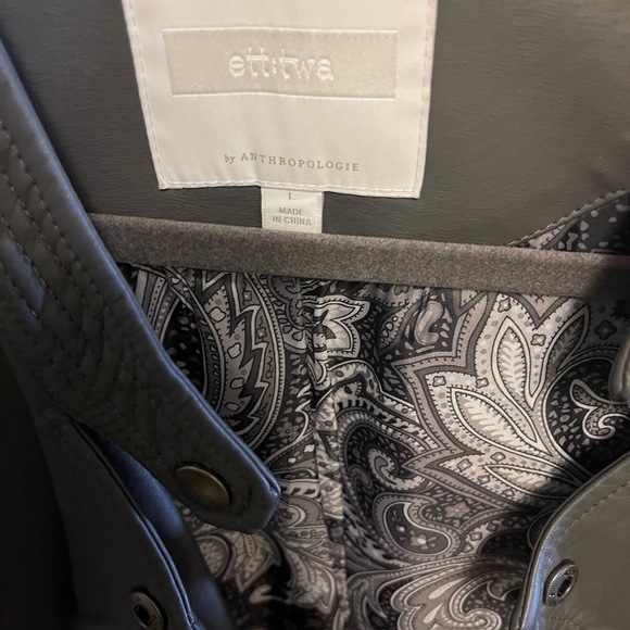 Jacket - Picture 4 of 4